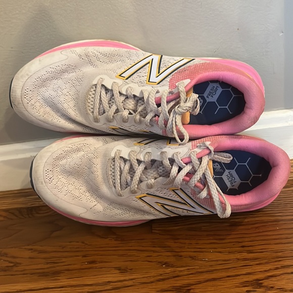 New balance fresh foam 680v7 women’s size 9.5 - Picture 3 of 4